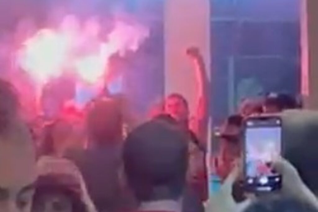 brasilienses-festejam-condenacao-de-bolsonaro-em-reduto-de-esquerda-no-df