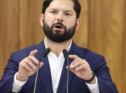 boric-e-petro-se-manifestam-apos-condenacao-de-bolsonaro