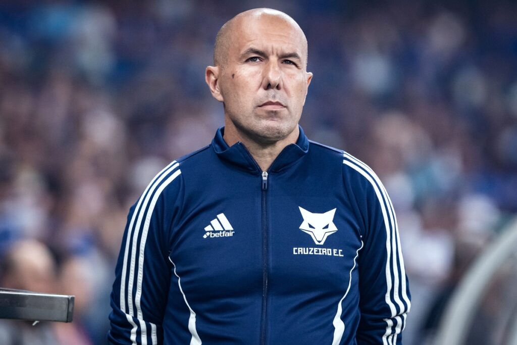 leonardo-jardim-se-emociona-em-coletiva-apos-classificacao-do-cruzeiro