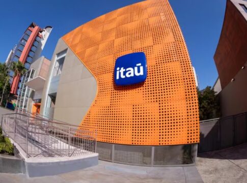 sindicato-dos-bancarios-vai-a-justica-contra-itau-apos-demissoes