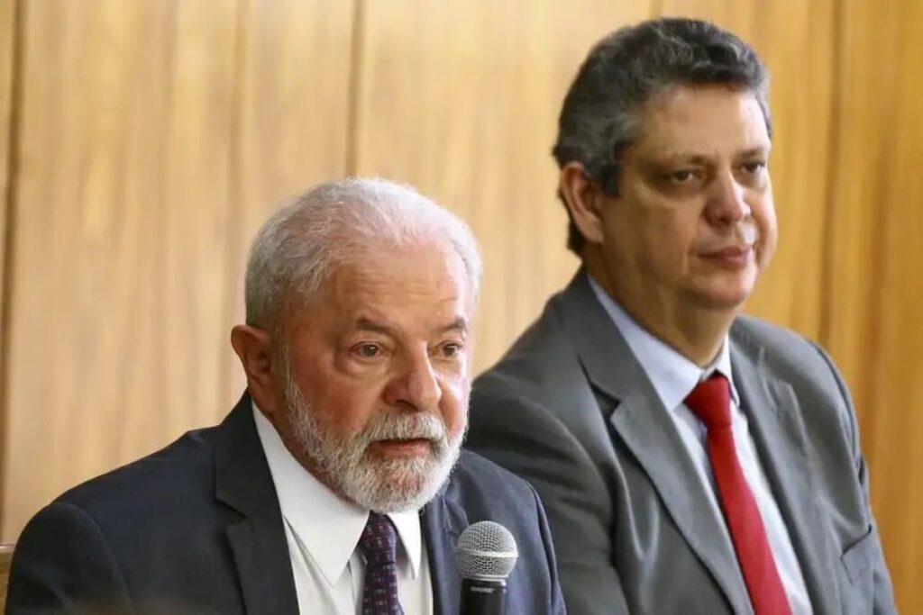 ministro-de-lula-diz-que-condenacao-de-bolsonaro-e-“marco-historico”