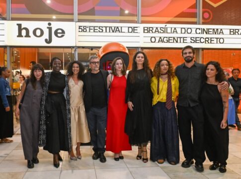 festival-de-brasilia-comeca-com-o-agente-secreto-ovacionado-e-falas-sobre-bolsonaro