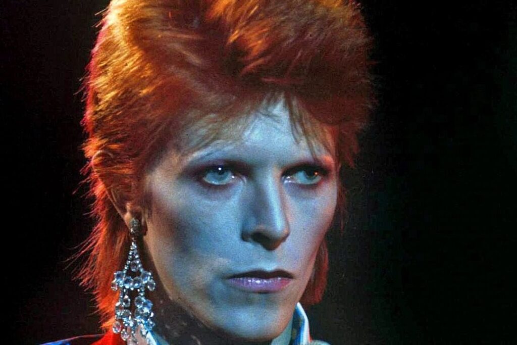 bilhete-revela-as-15-musicas-favoritas-de-david-bowie-em-exposicao