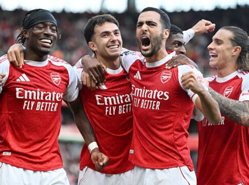 arsenal-vence-nottingham-forest-e-assume-lideranca-da-premier-league
