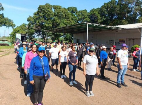venezuela-inicia-treinamento-militar-de-civis-em-meio-a-tensao-com-eua