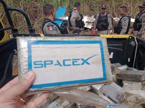 aviao-monomotor-transportando-180-quilos-de-coca-cai-e-piloto-morre