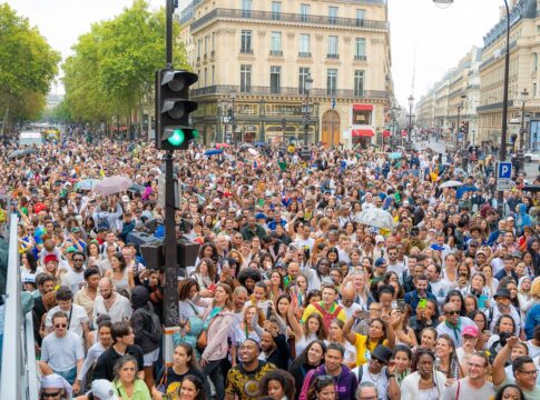 cultura-afro-brasileira-e-celebrada-em-paris-com-lavagem-de-madeleine
