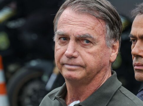 apos-retirada-de-lesoes-da-pele,-bolsonaro-volta-a-prisao-domiciliar