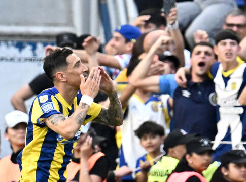 di-maria-faz-gol-olimpico-em-classico-pelo-campeonato-argentino;-veja
