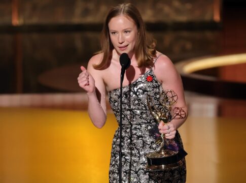 video:-atriz-faz-apelo-pro-palestina-apos-ser-premiada-no-emmy