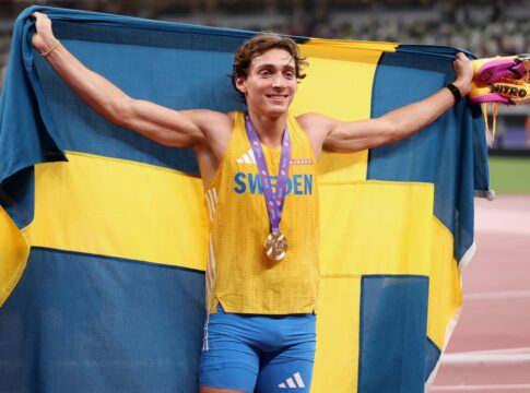 duplantis-quebra-o-recorde-mundial-de-salto-com-vara-pela-14a-vez