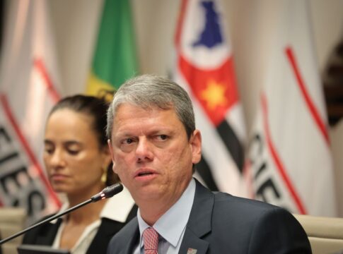 tarcisio-pede-a-moraes-para-visitar-bolsonaro-em-brasilia