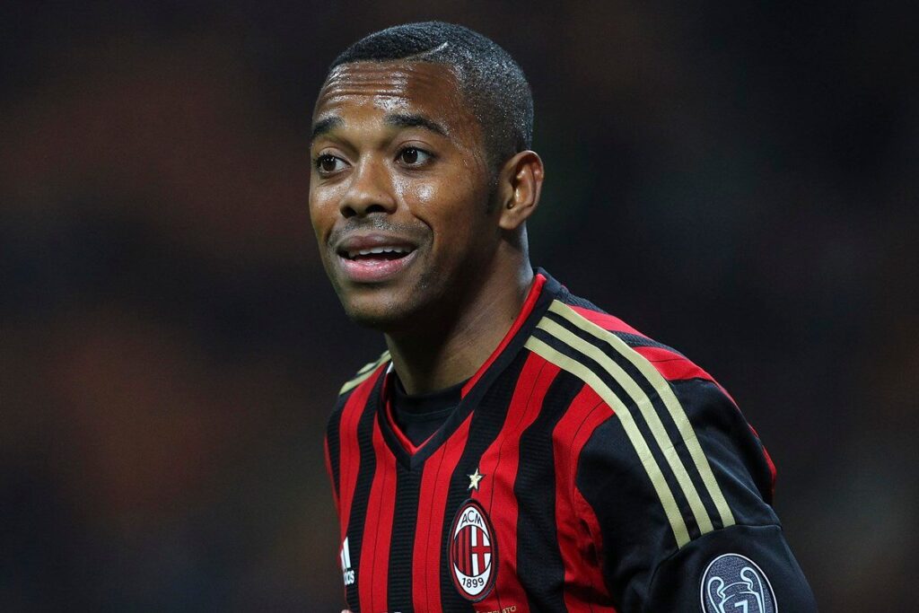 robinho-e-visto-falando-sozinho-dentro-do-presidio-tremembe