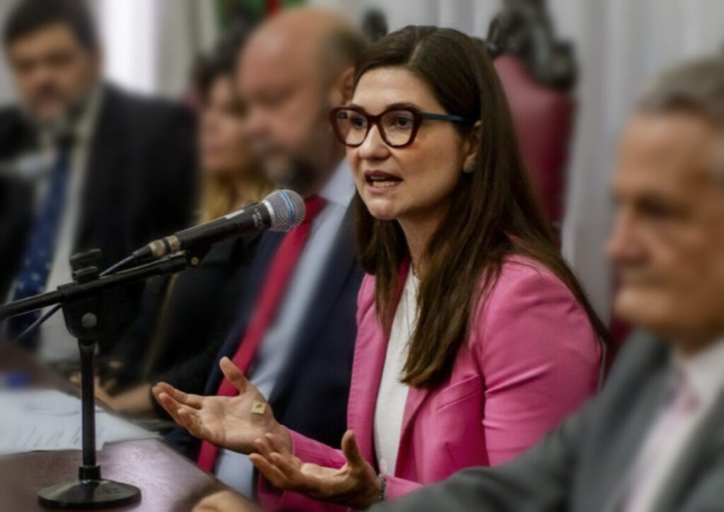 gleisi-se-solidariza-com-filha-de-fachin:-“nao-e-um-caso-isolado”
