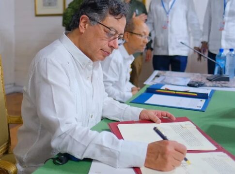 trump-retira-certificacao-de-aliado-antidrogas-da-colombia