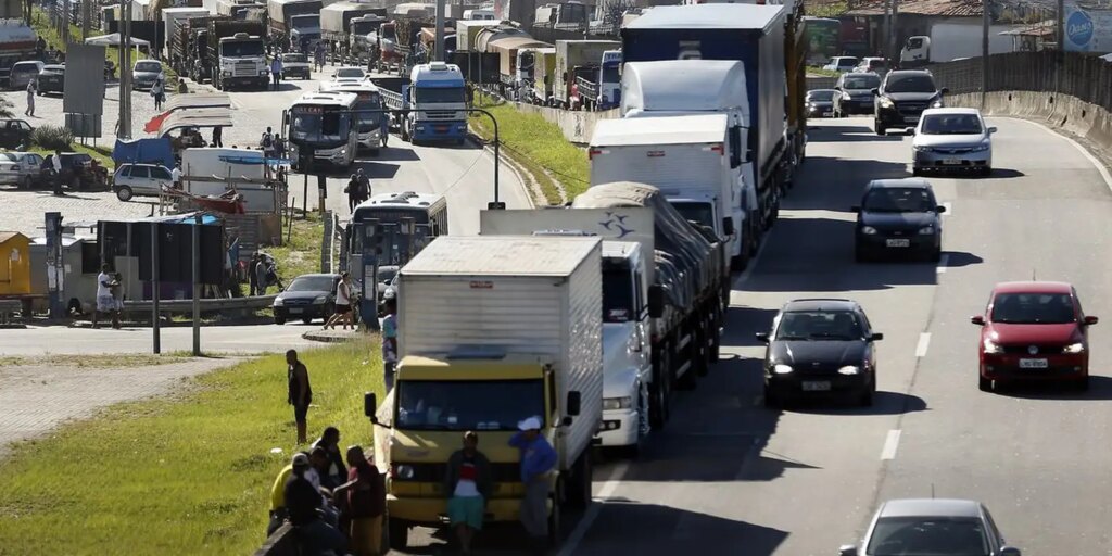.dia-nacional-do-caminhoneiro-lembra-importancia-da-categoria