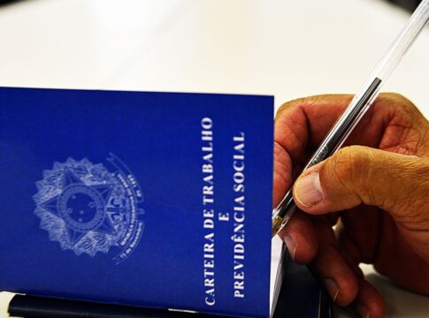 desemprego-recua-para-5,6%,-a-menor-taxa-desde-2012,-mostra-ibge