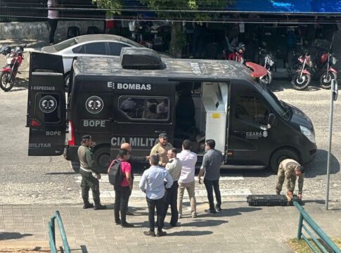 esquadrao-de-bomba-e-acionado-apos-bolsa-suspeita-em-forum-no-ceara