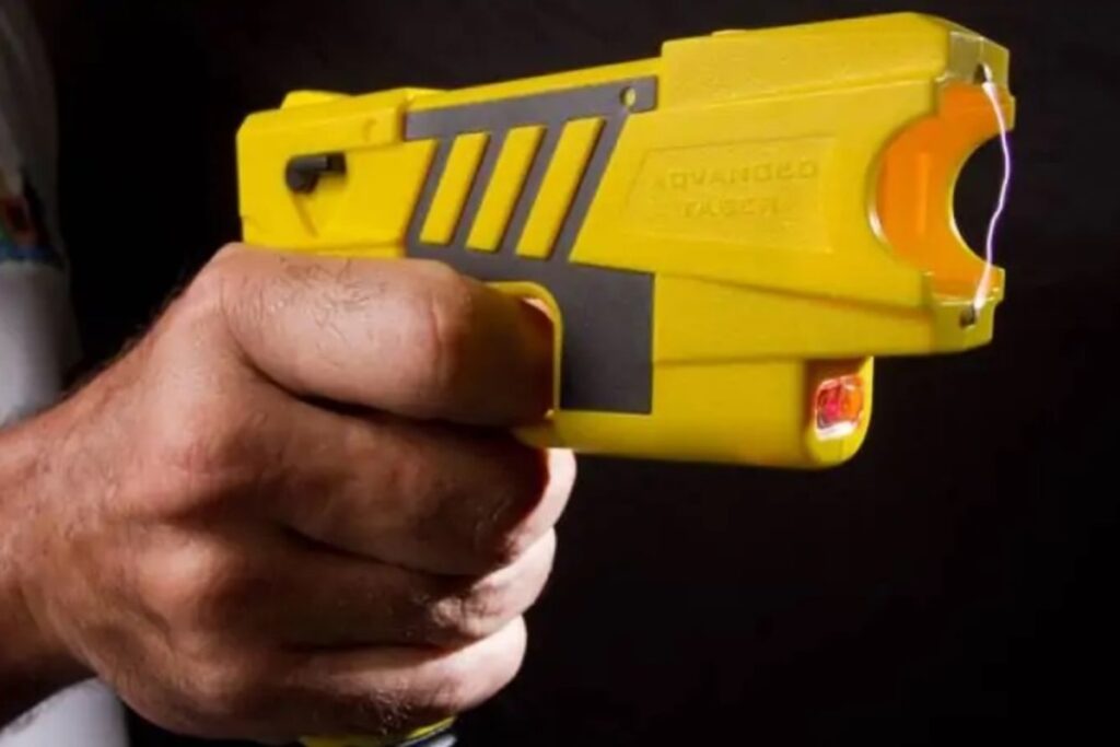 paciente-e-condenado-por-perseguir-enfermeira-com-arma-de-choque-no-df