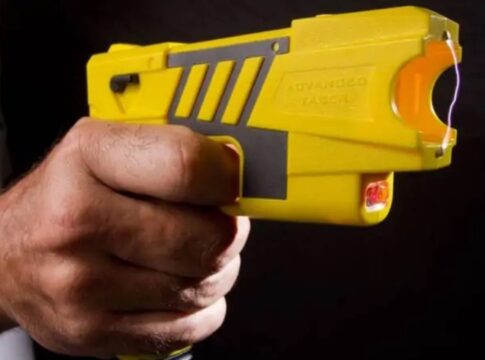 paciente-e-condenado-por-perseguir-enfermeira-com-arma-de-choque-no-df