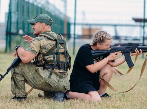 russia-deporta-e-militariza-criancas-ucranianas,-denuncia-relatorio