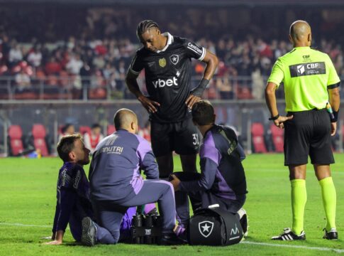 goleiro-neto,-do-botafogo,-tem-lesao-grave-e-nao-joga-mais-em-2025
