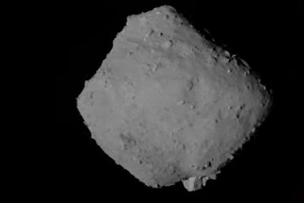 ryugu:-asteroide-proximo-a-terra-ja-teve-agua-corrente,-sugere-estudo