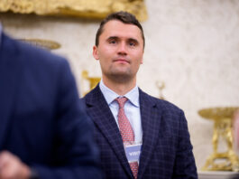 a-pedido-de-nikolas,-camara-faz-minuto-de-silencio-por-charlie-kirk