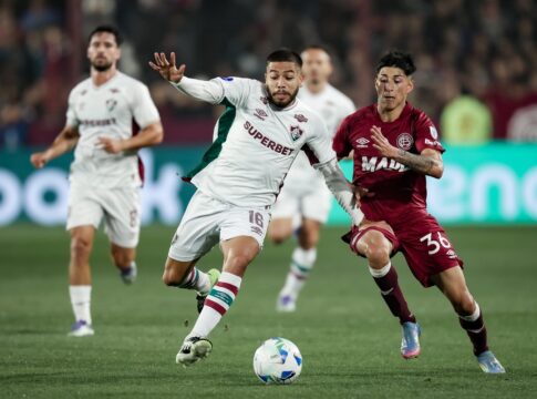 sul-americana:-lanus-marca-no-fim-e-fluminense-perde-na-argentina