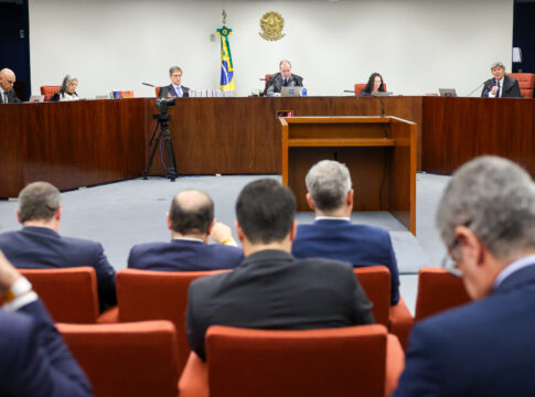stf-avanca-e-deve-marcar-julgamento-de-novos-reus-da-trama-golpista