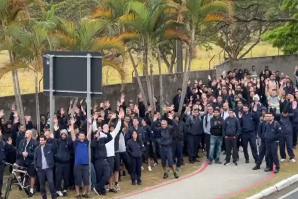 funcionarios-da-embraer-entram-em-greve-por-tempo-indeterminado