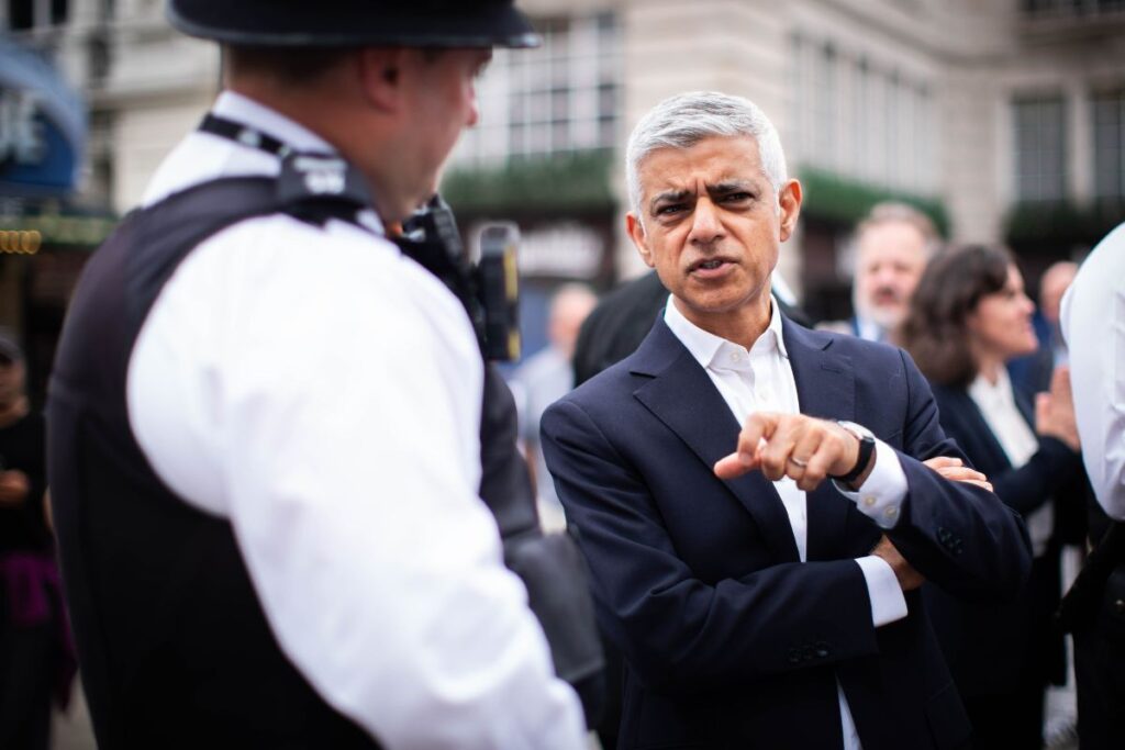 prefeito-de-londres-ataca-trump:-“atica-as-chamas-da-extrema-direita”