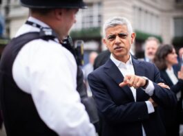 prefeito-de-londres-ataca-trump:-“atica-as-chamas-da-extrema-direita”