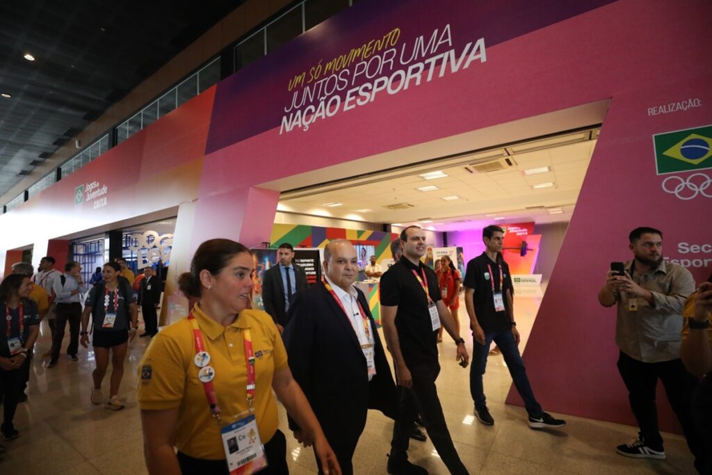 ibaneis-visita-arena-dos-jogos-da-juventude-e-exalta-papel-da-formacao
