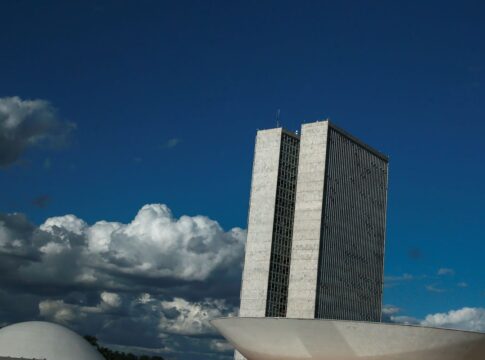 ccj-do-senado-aprova-relatorio-que-regulamenta-reforma-tributaria