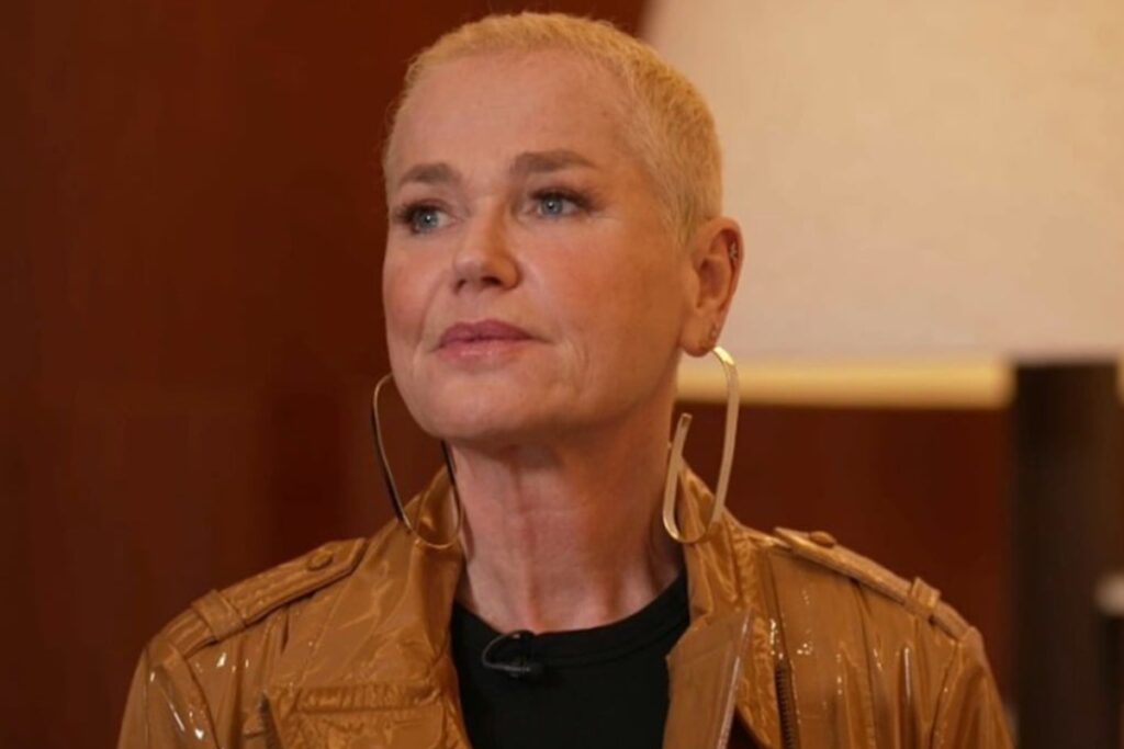 fa-diz-que-foi-proibida-de-postar-fotos-antigas-de-xuxa;-entenda