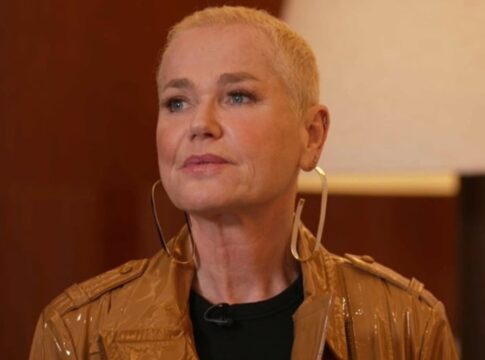 fa-diz-que-foi-proibida-de-postar-fotos-antigas-de-xuxa;-entenda