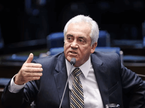presidente-da-ccj-do-senado-rejeita-prioridade-para-a-pec-da-blindagem