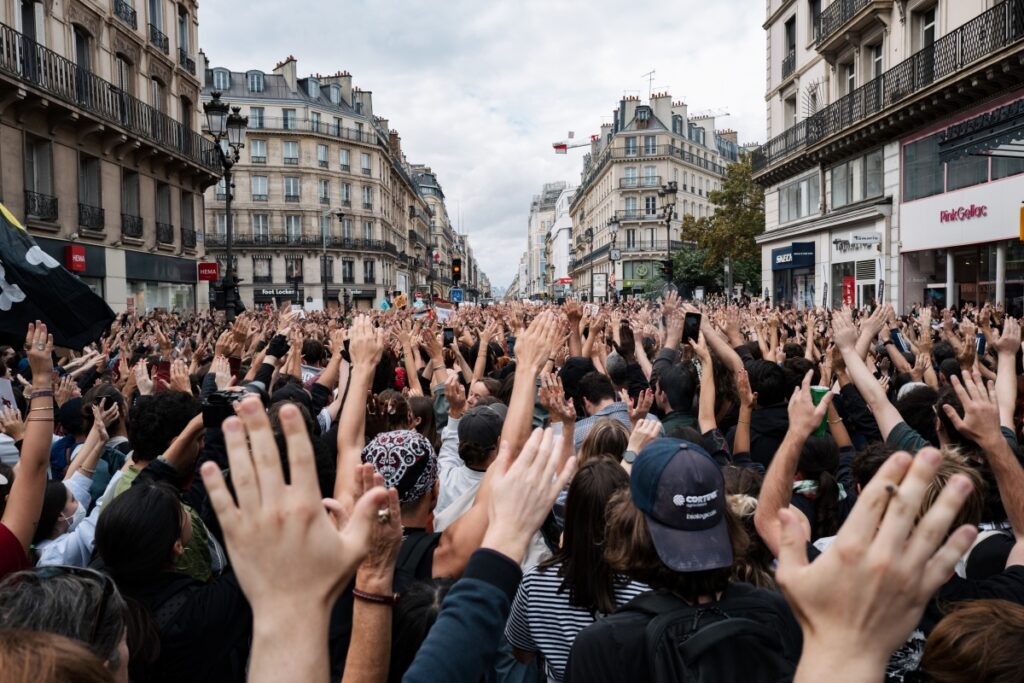 franca-prepara-dia-de-protestos-contra-politica-economica-de-macron