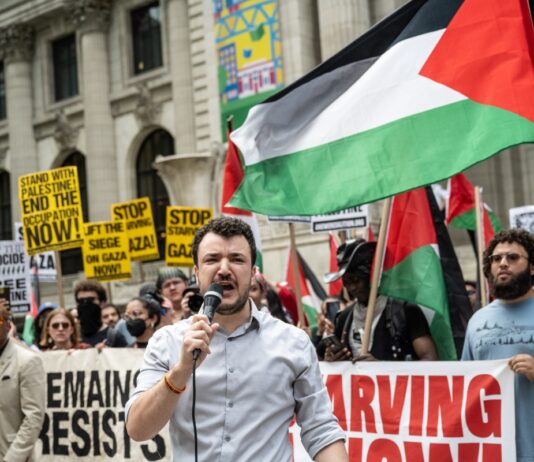 juiza-dos-eua-manda-deportar-o-lider-pro-palestina-mahmoud-khalil