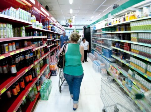 sp:-cesta-basica-tem-queda-puxada-por-melhora-no-valor-de-proteinas
