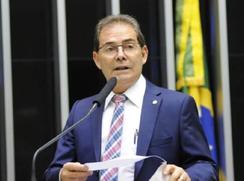 relator-da-anistia-rompeu-com-lula,-mas-se-da-bem-com-stf