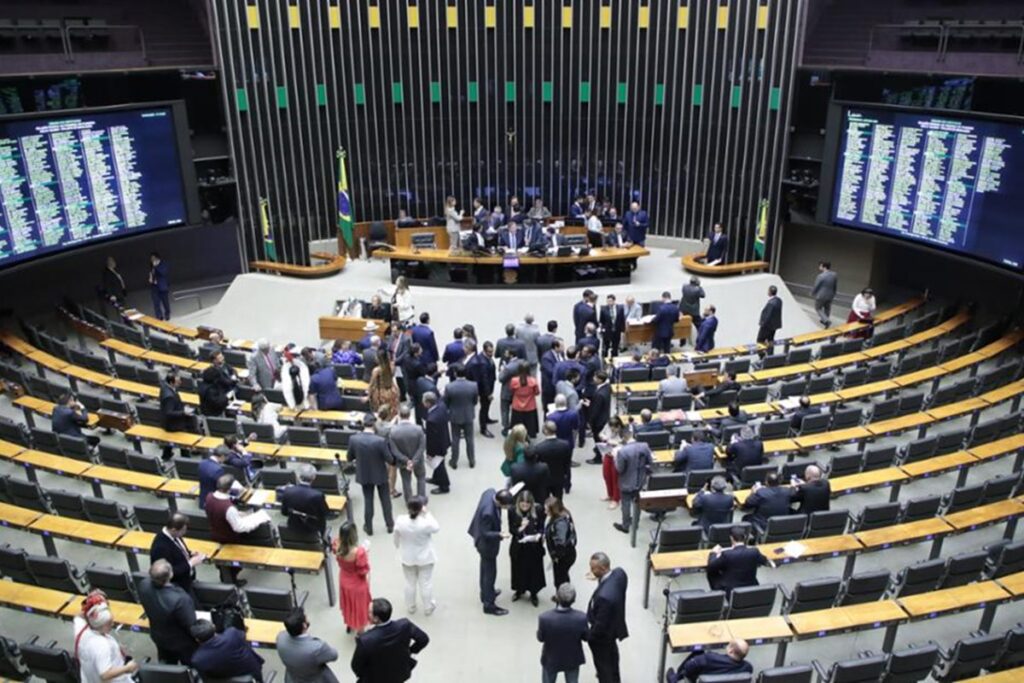 stf-da-10-dias-para-camara-explicar-tramitacao-da-pec-da-blindagem