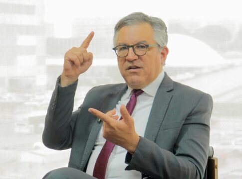 eua-restringem-circulacao-de-padilha-a-5-quarteiroes-em-nova-york