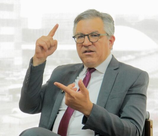 eua-restringem-circulacao-de-padilha-a-5-quarteiroes-em-nova-york