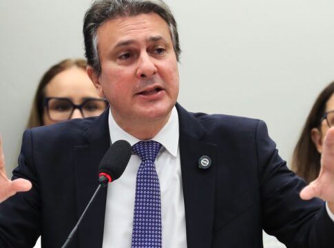 populacao-deve-cobrar-camara-sobre-pec-da-blindagem,-diz-ministro