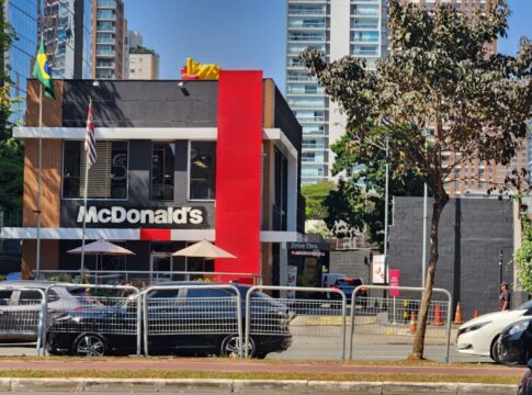 faria-lima:-briga-por-leito-de-rio-envolve-prefeitura-e-ate-mcdonald’s