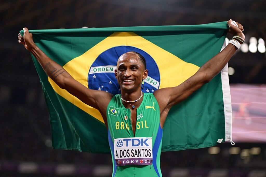 mundial-de-atletismo:-alison-dos-santos-e-prata-nos-400m-com-barreira