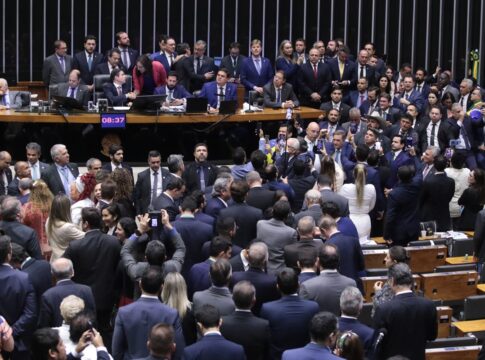 petistas-tambem-resistem-a-reducao-de-penas-ao-8-de-janeiro