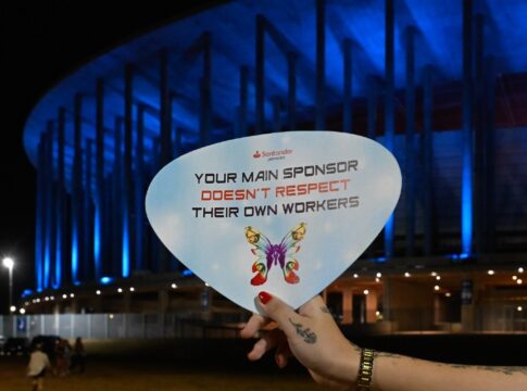 acao-denuncia-santander-no-show-da-katy-perry:-“nao-respeita-funcionarios”